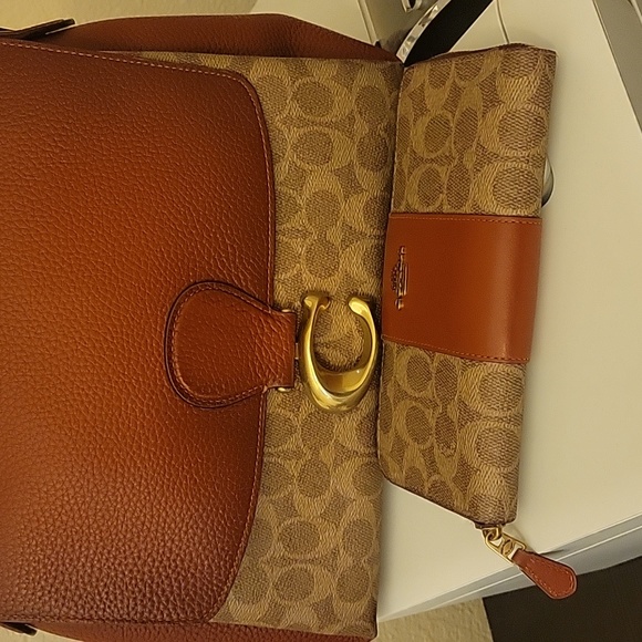 Coach bag with matching wallet - Picture 2 of 10